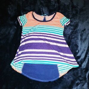 Multicolored tshirt with partly sheer back.